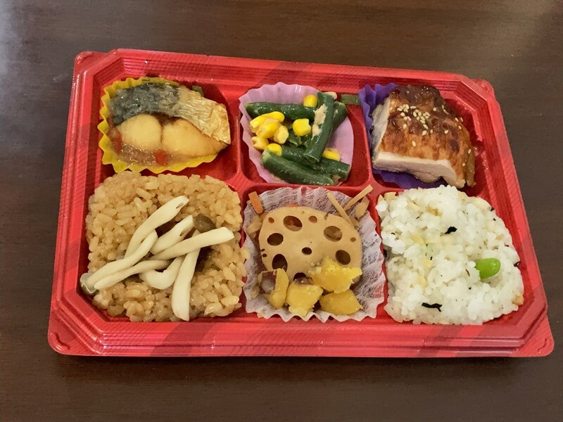 ウォンツ、ポプラの彩りバランス弁当