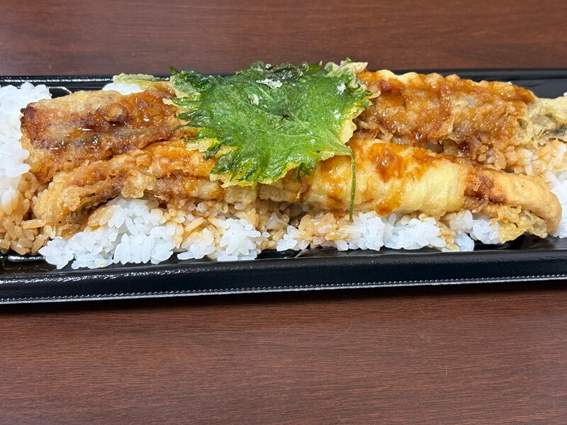 フレスタ「なが~い」魚天丼(太刀魚×煮穴子)