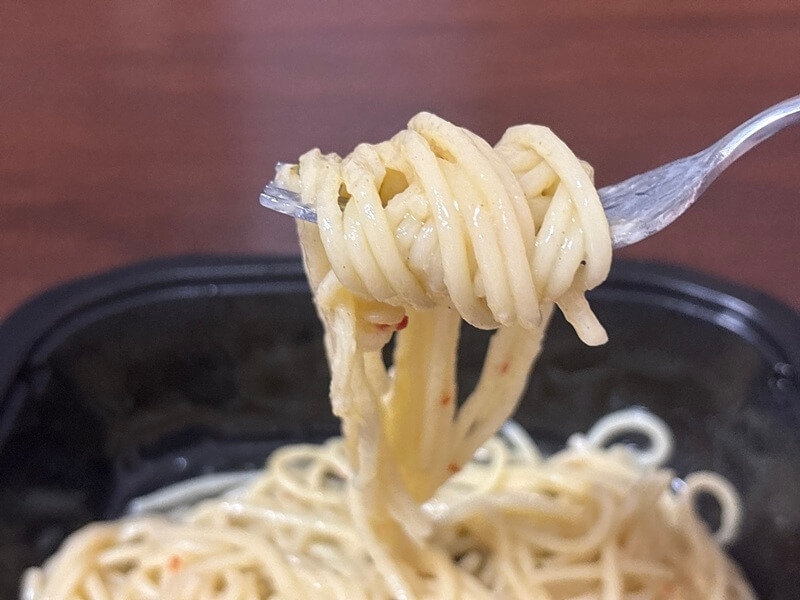 ドンキのヤバ盛りパスタ「塩レモン」